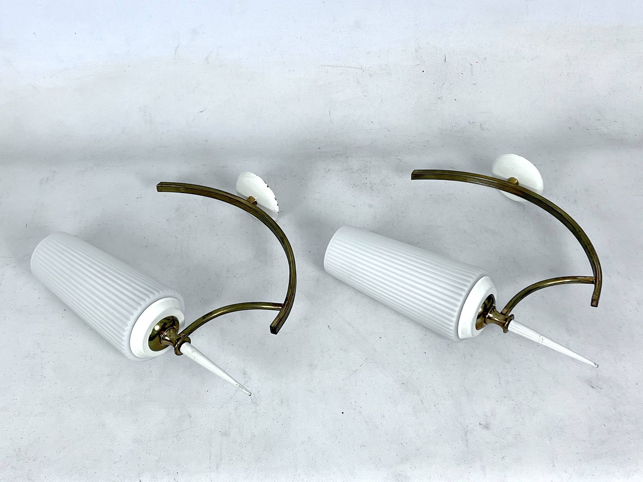 Mid-Century Italian pair of sconces in brass and opaline glass