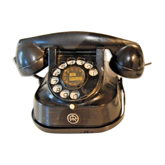 Black phone in bakelitte RT