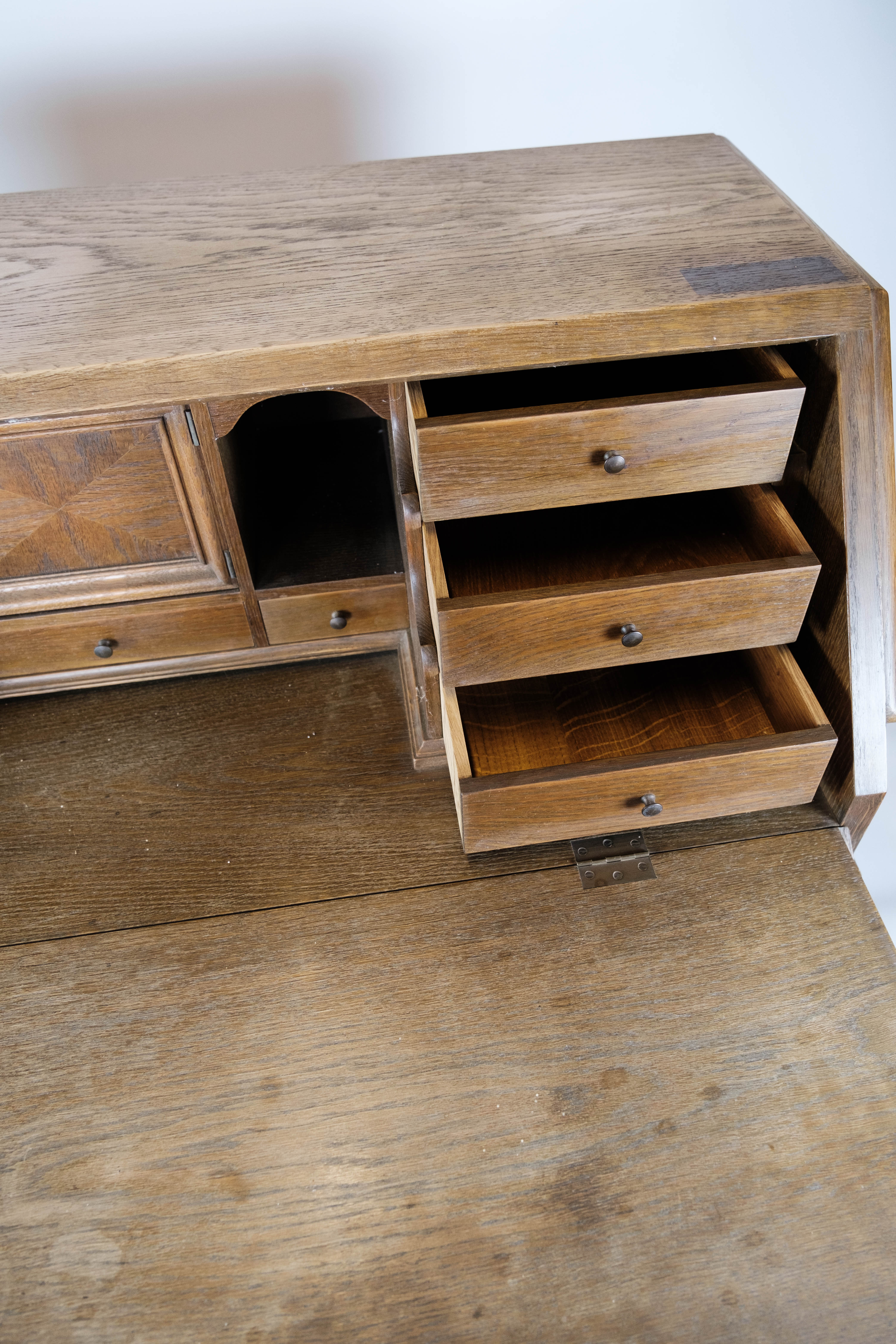 Bureau du chêne foncé, années 1940