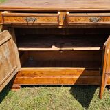 Kitchen cabinet
