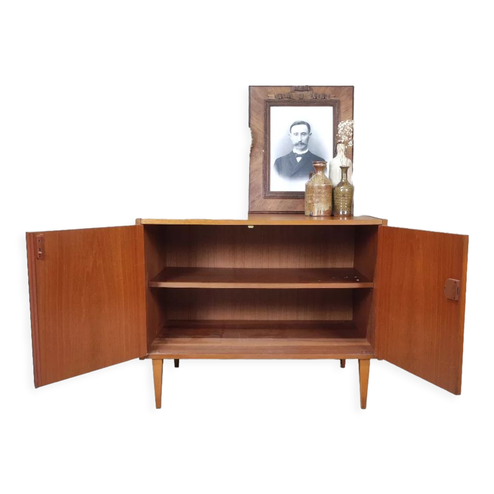 Vintage storage unit