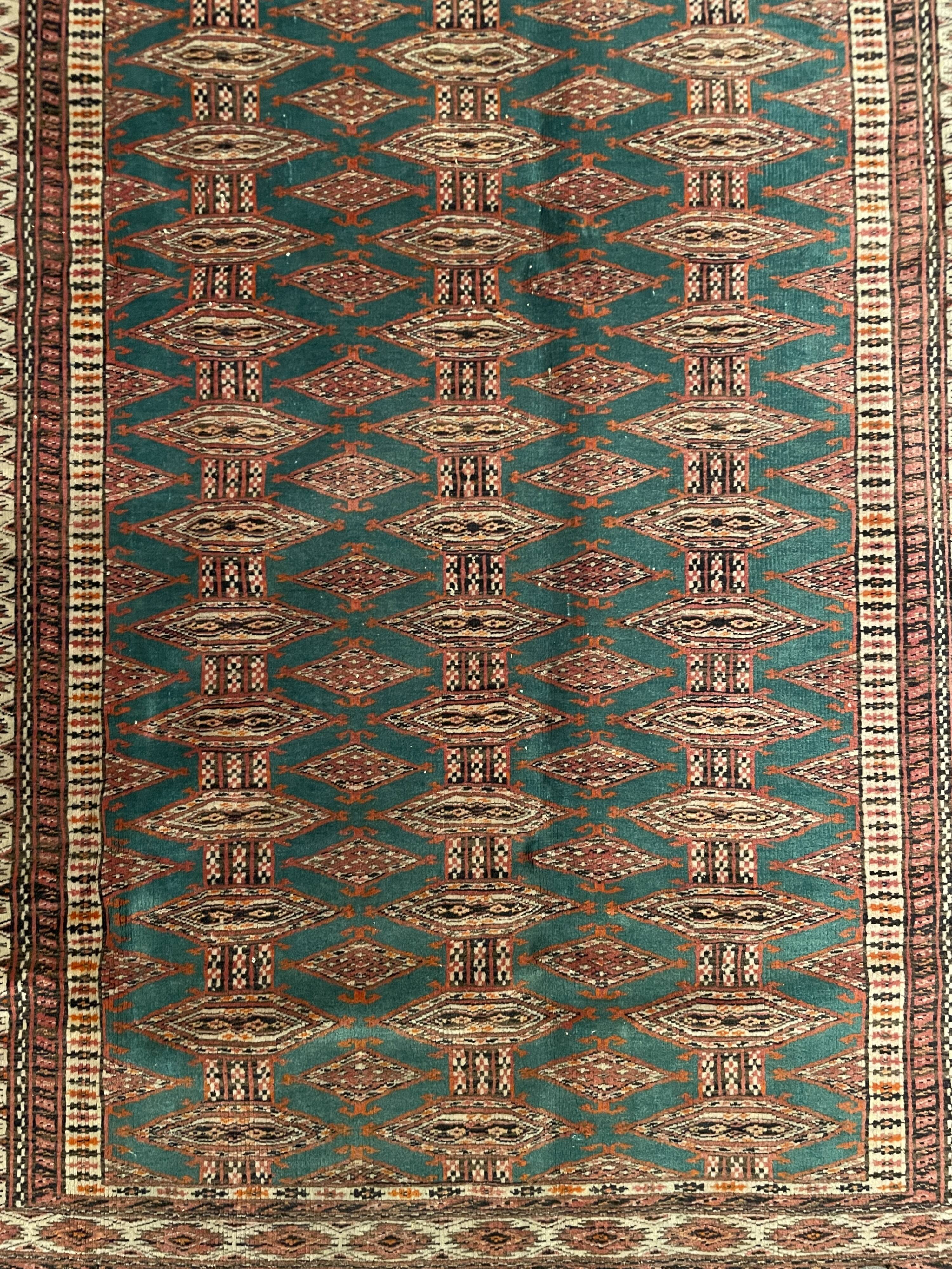 Vintage handmade Turkmen carpet in wool – around 1950 – 185 × 135 cm