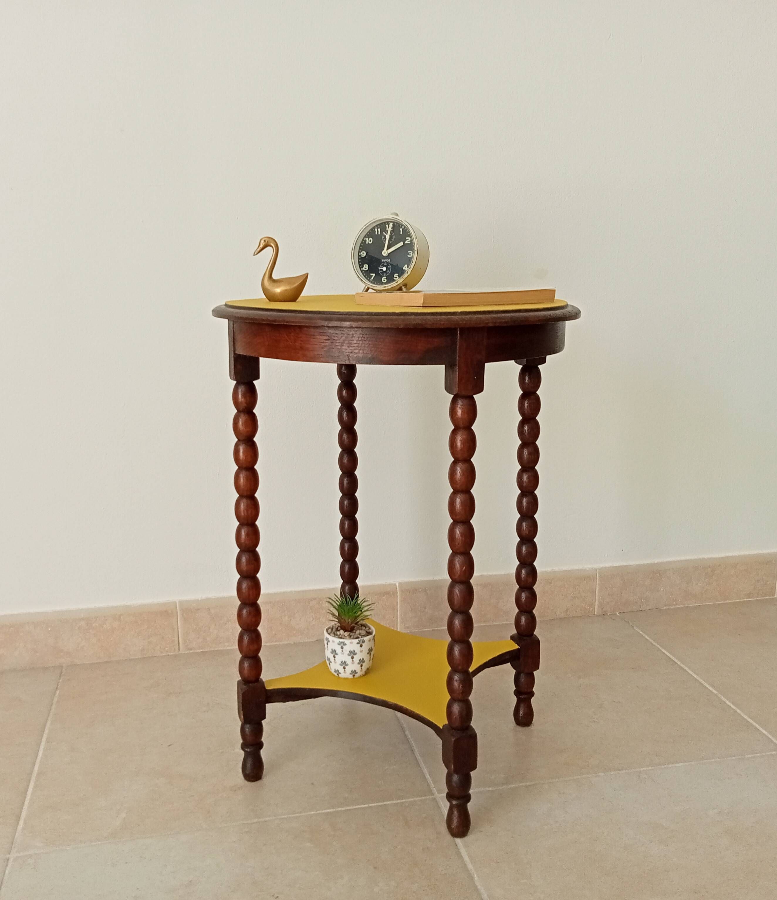 Old pedestal table, early 20th century, turned wooden legs