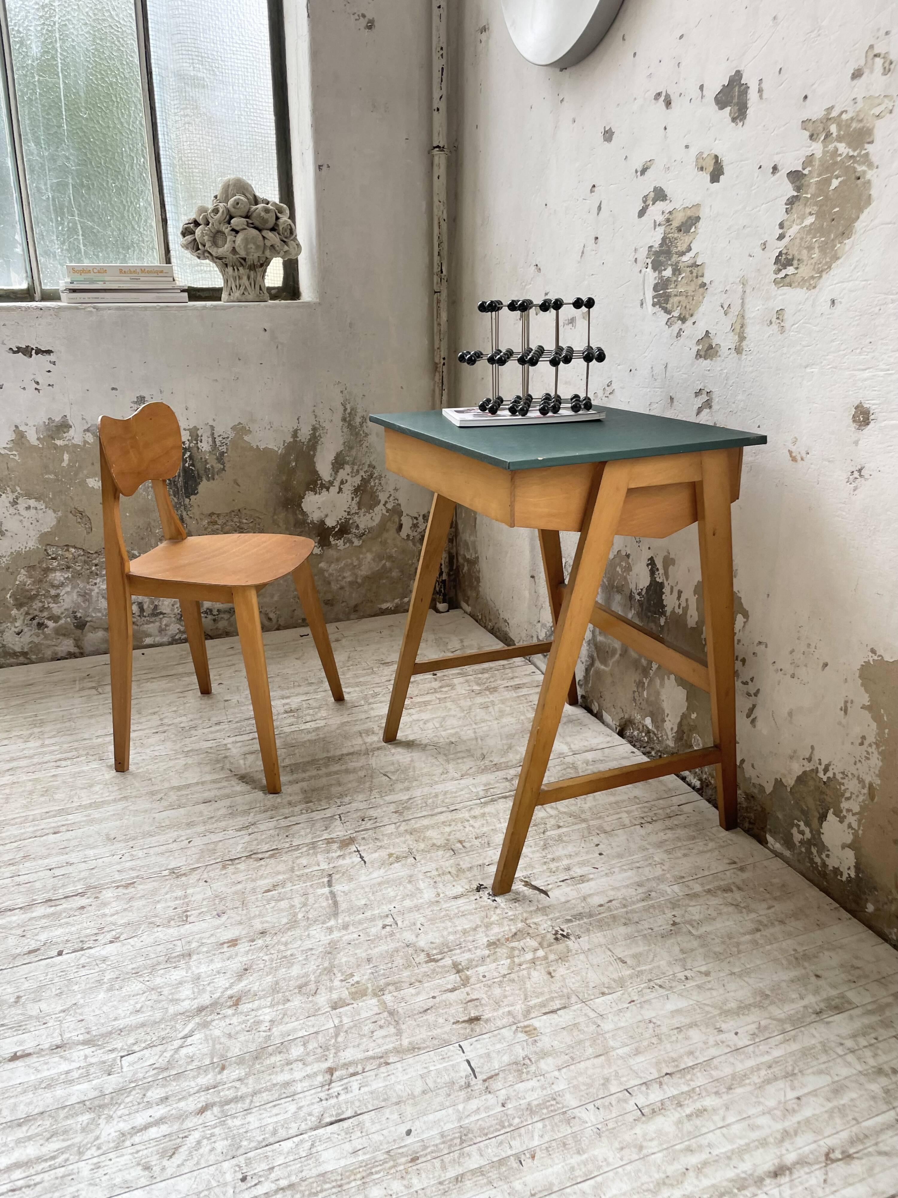 Bureau et chaise enfant pieds compas