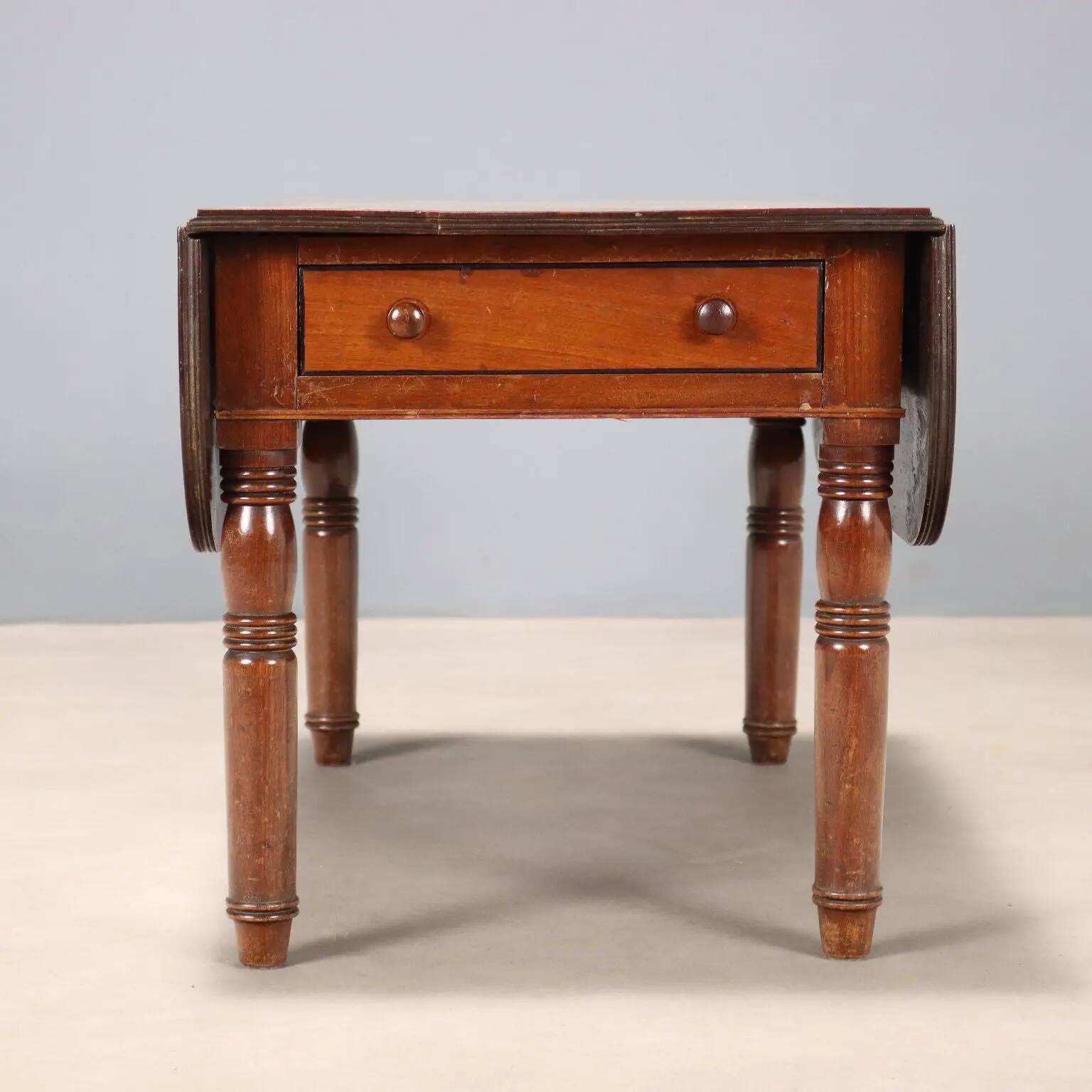 Antique mahogany side table, England, 19th century.