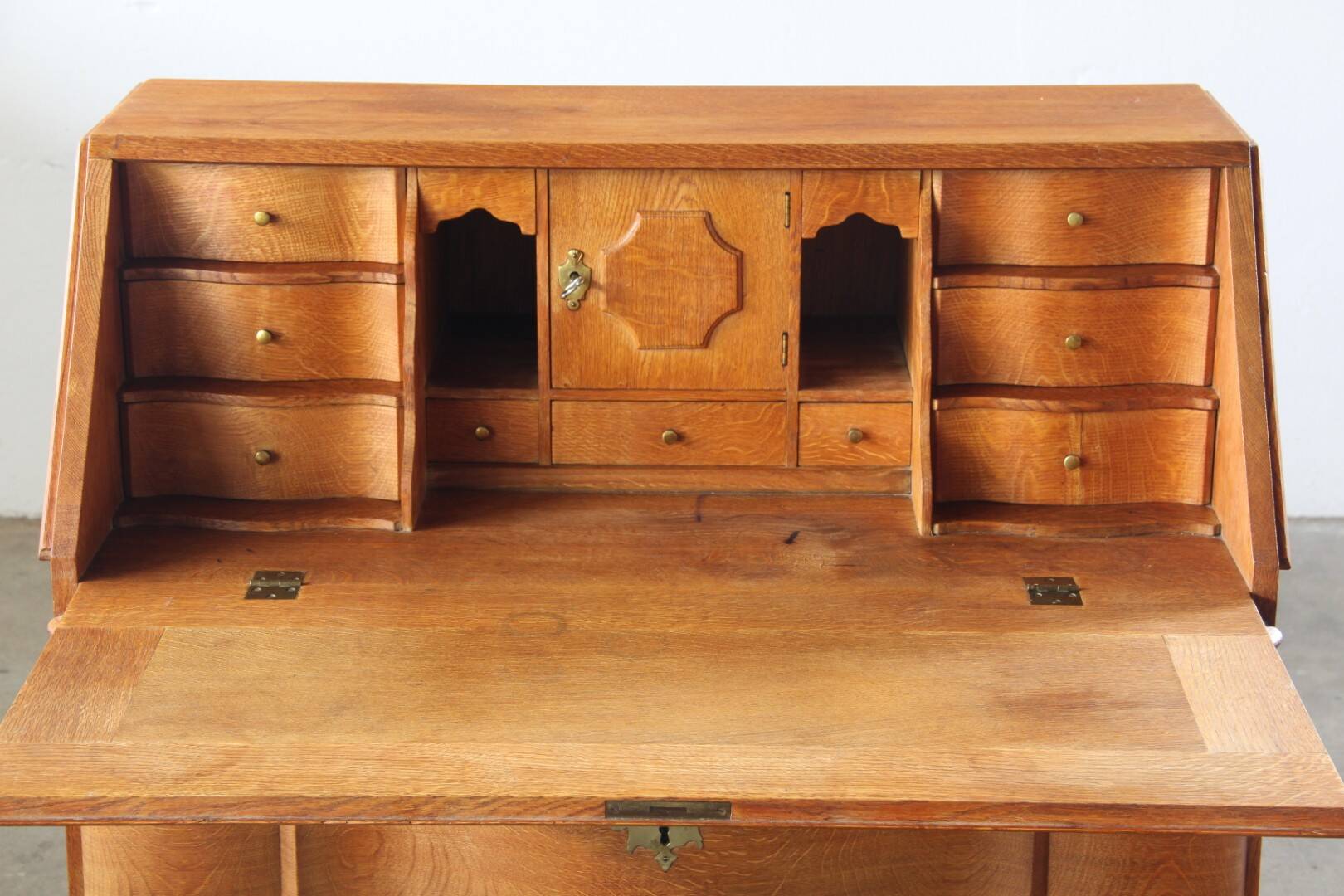 Bureau secrétaire pliant en chêne vintage des années 1960 dans le style de Kjærnulf