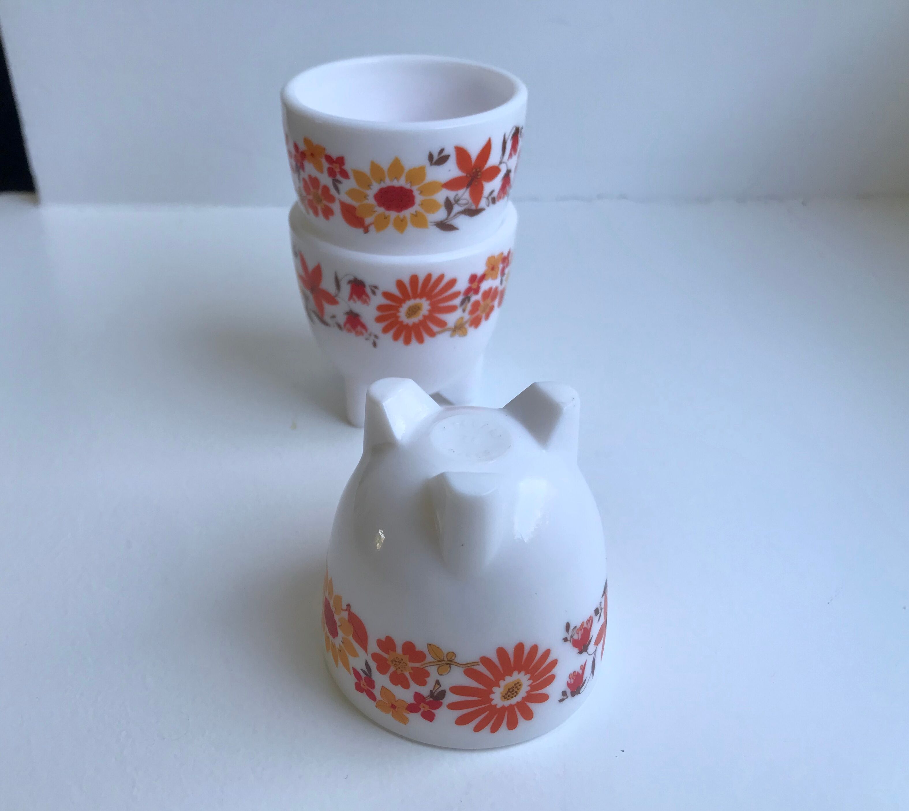 Trio of Arcopal cockroaches colorful flowers 70s