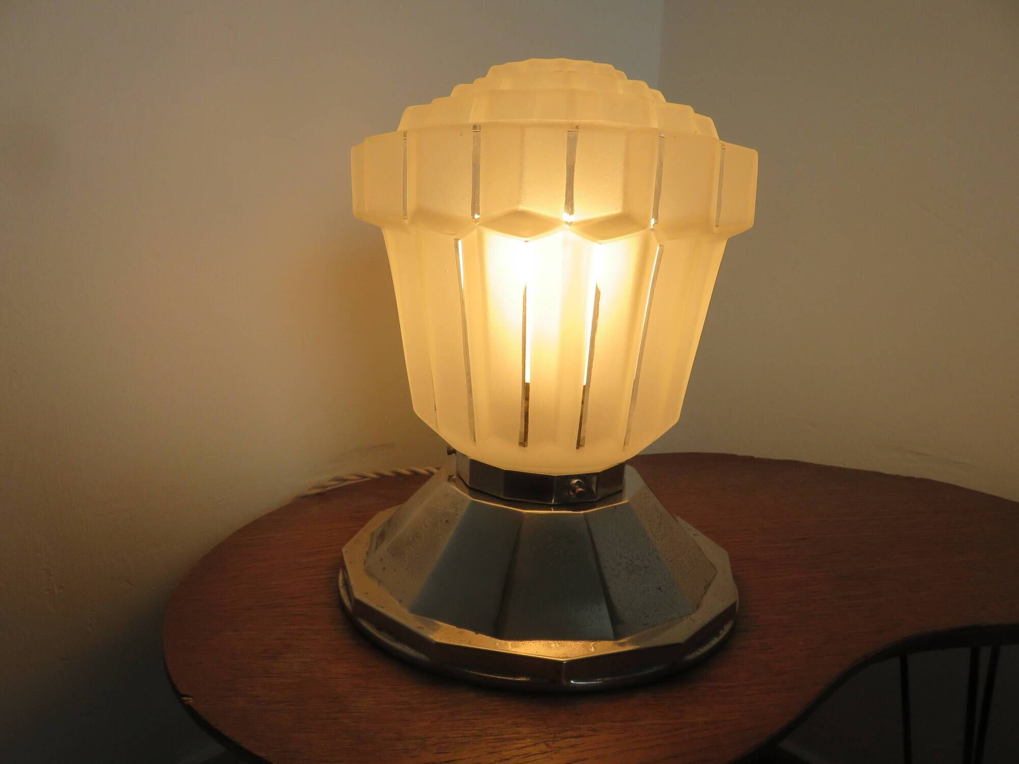 Art deco "skyscraper" lamp in nickel-plated brass and glass 1920s 30s