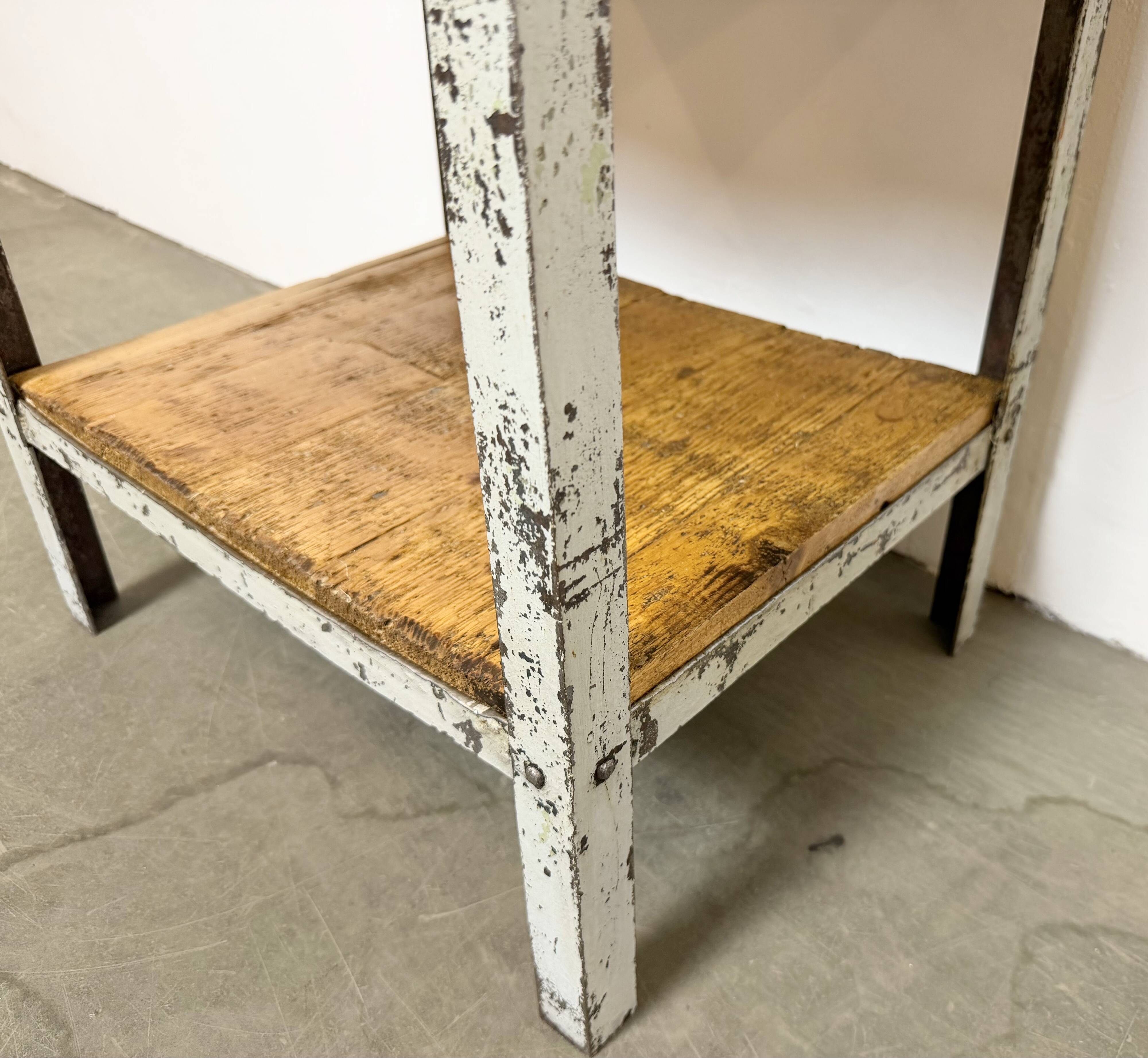 Commode en fer industriel gris, années 1950