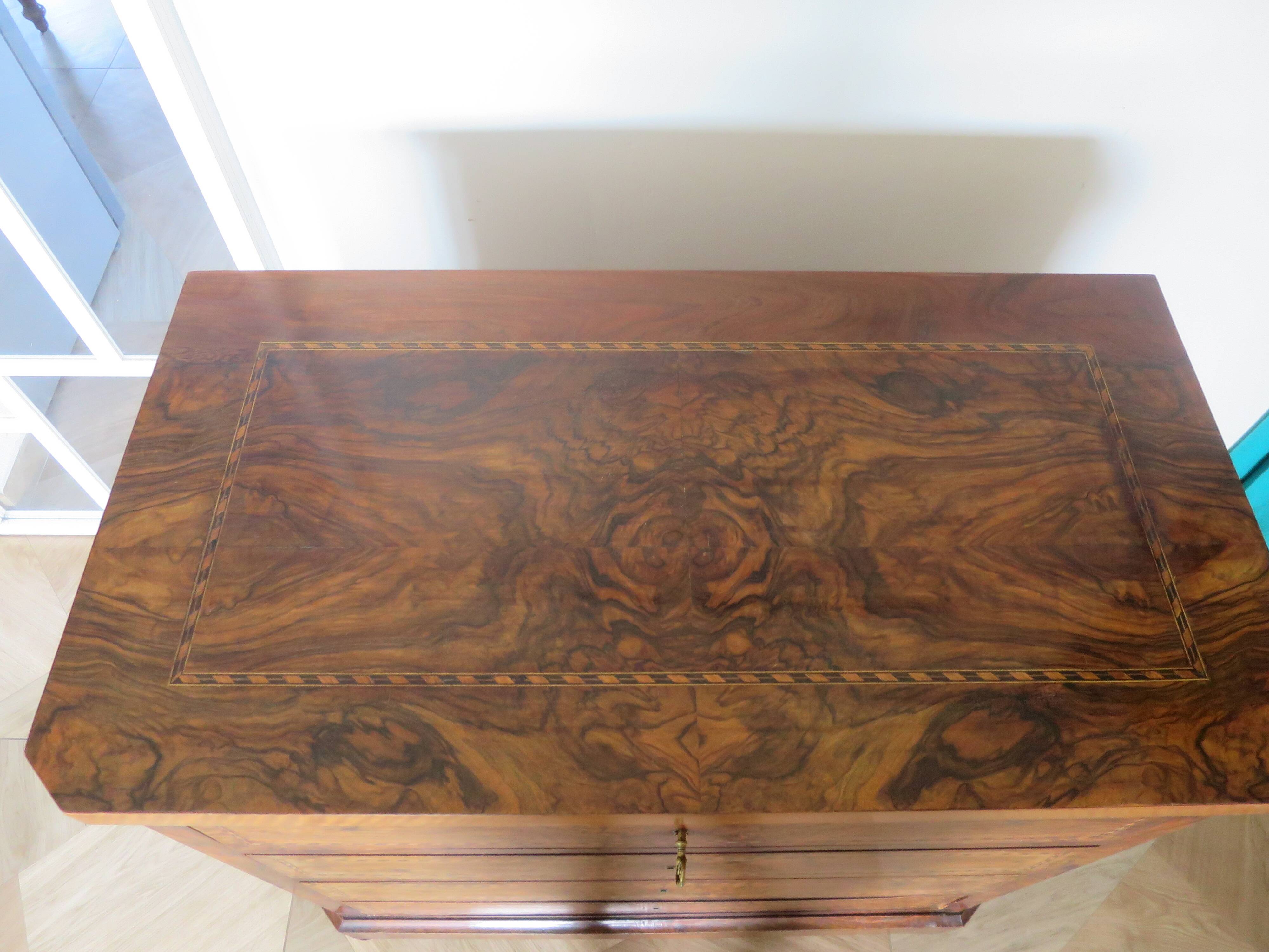 Antique oak burr chest of drawers - 4 drawers - marquetry inlay from the early 21st century
