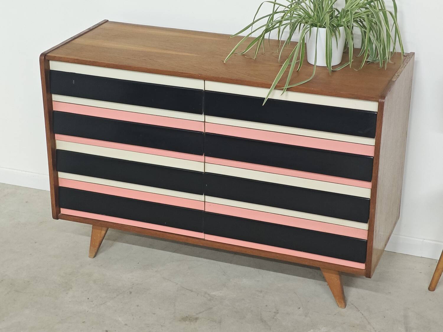 Commode U 453 Rose 8 drawers Jiri Jiroutek for Interior Prague 1962