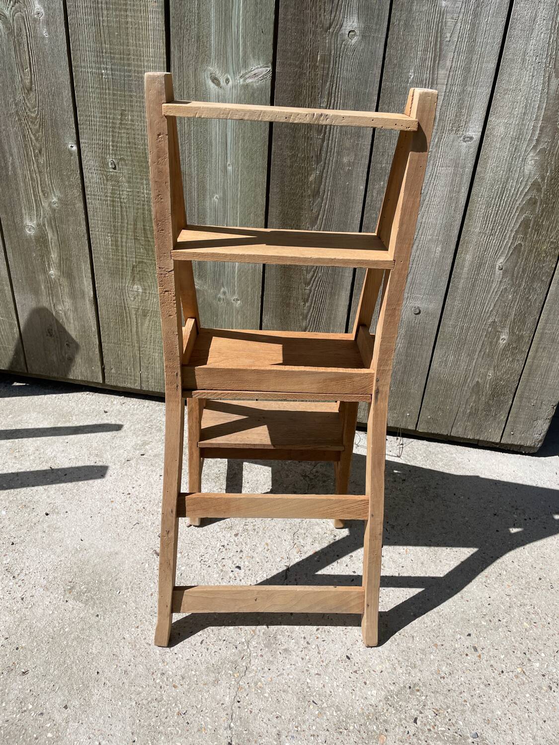 Chaise escabeau