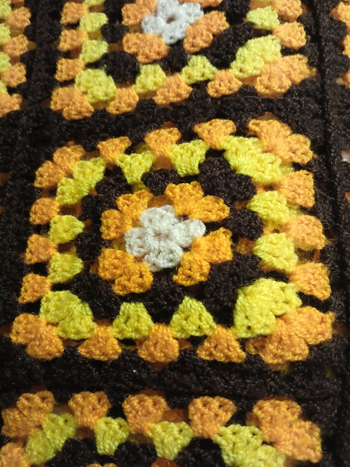 Large vintage/granny bedspread