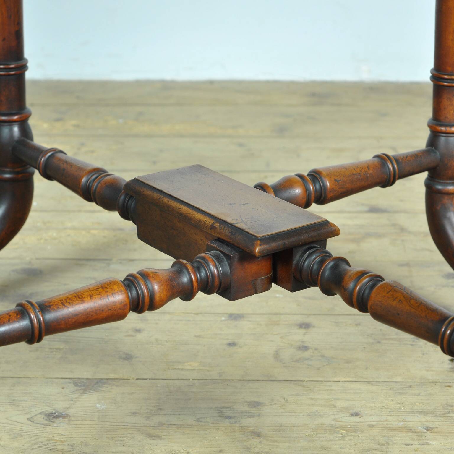 Antique oak drop leaf table, circa 1820
