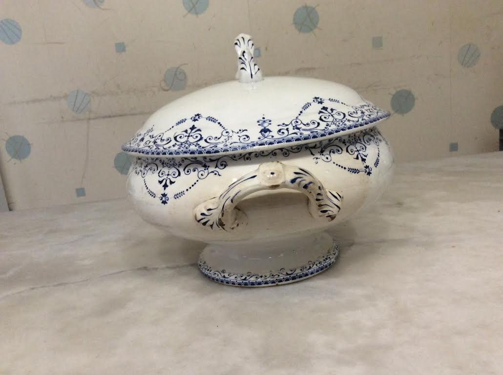 Soupière Terre de Fer model Balzac