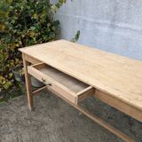Farm table