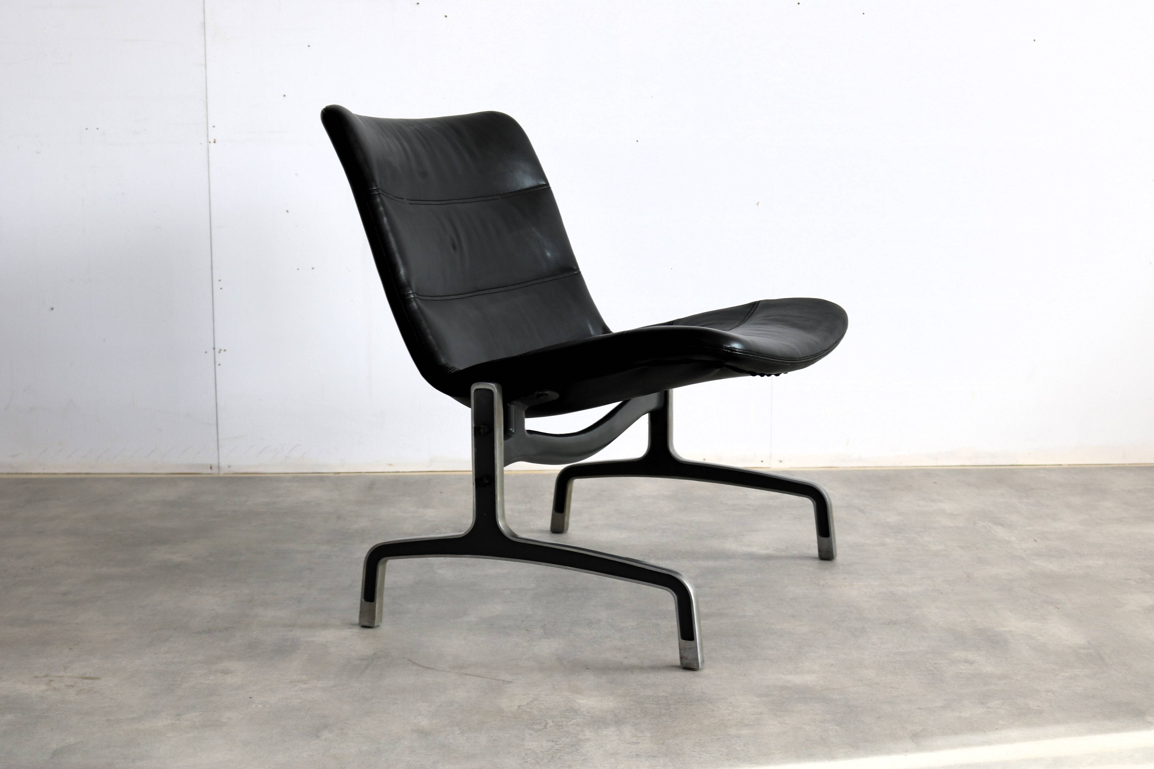Vintage armchairs | jorgen kastholm | series 8000 | design