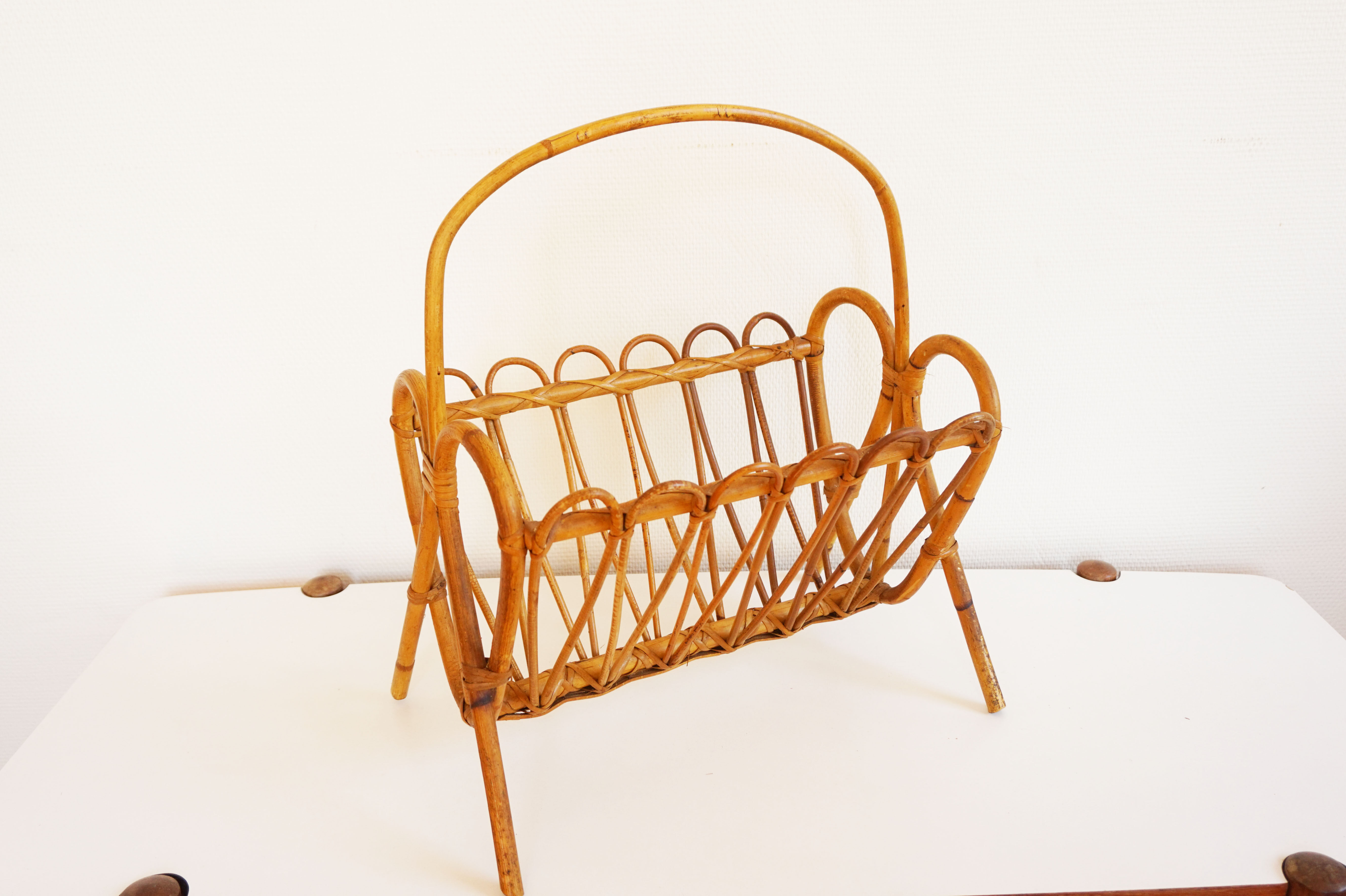 Magazine rack vintage rattan