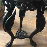Old pedestal table to place a plant