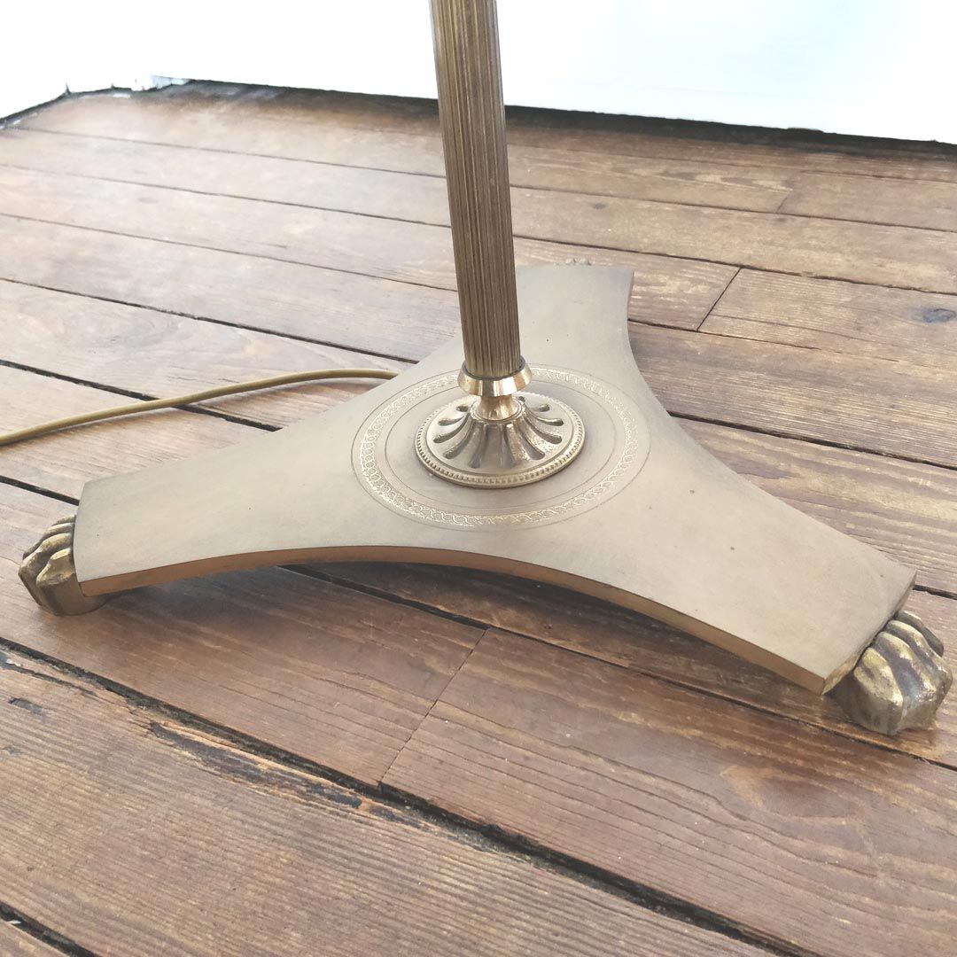 Floor lamp in lion head brass and claws