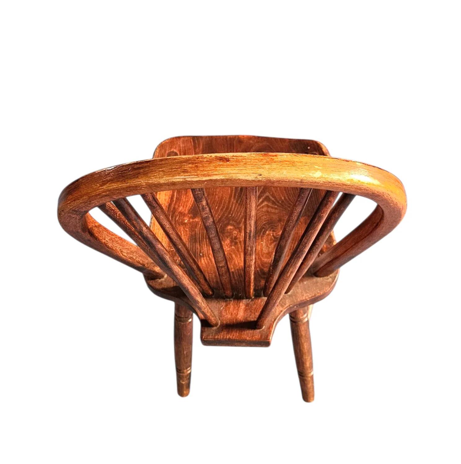 6 x 19th century / Windsor stick back chairs