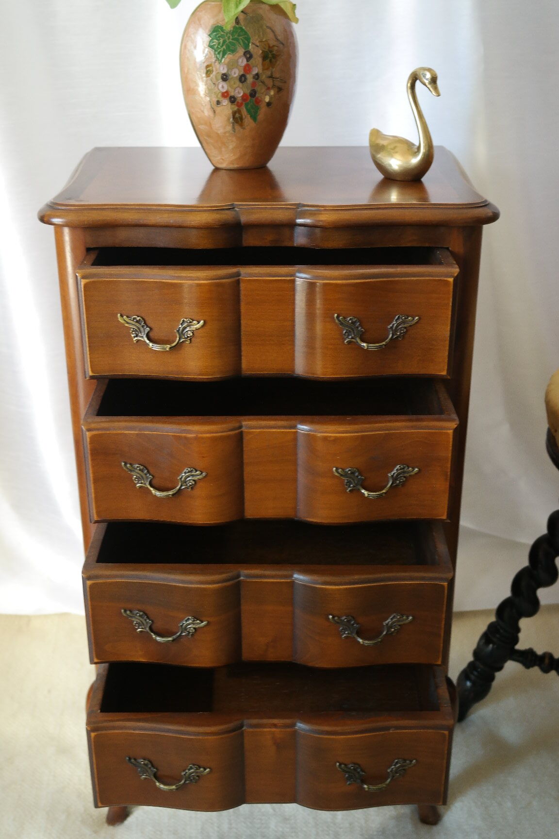 Chiffonnier style Louis XV cherry in marquetry