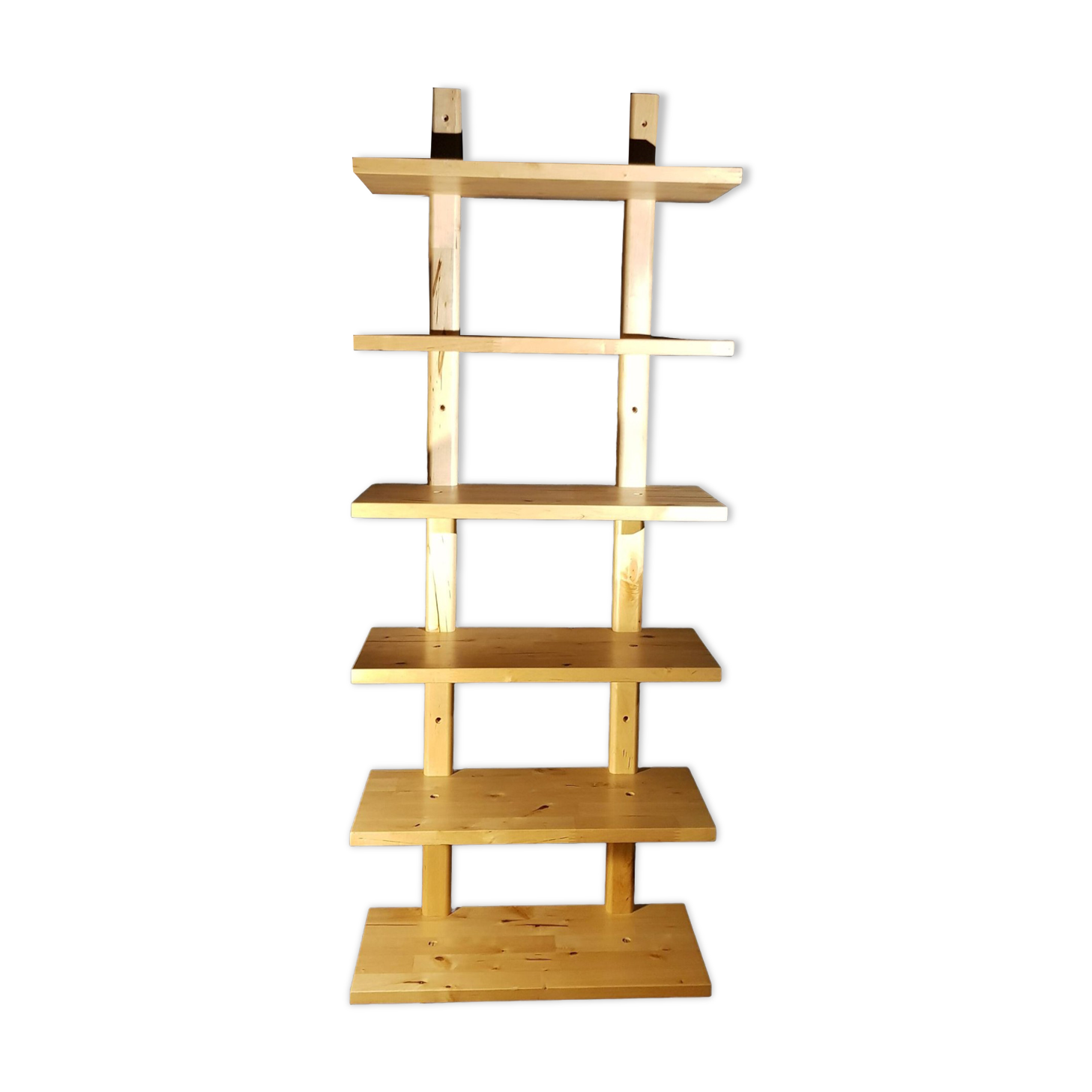 Wall shelf to attach