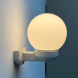 German wall lamp in ceramic and glass from the mid-century, Siemens, 1950s.