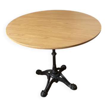 Round table