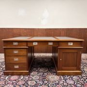 Large Classic English Chesterfield Desk Partnerdesk
