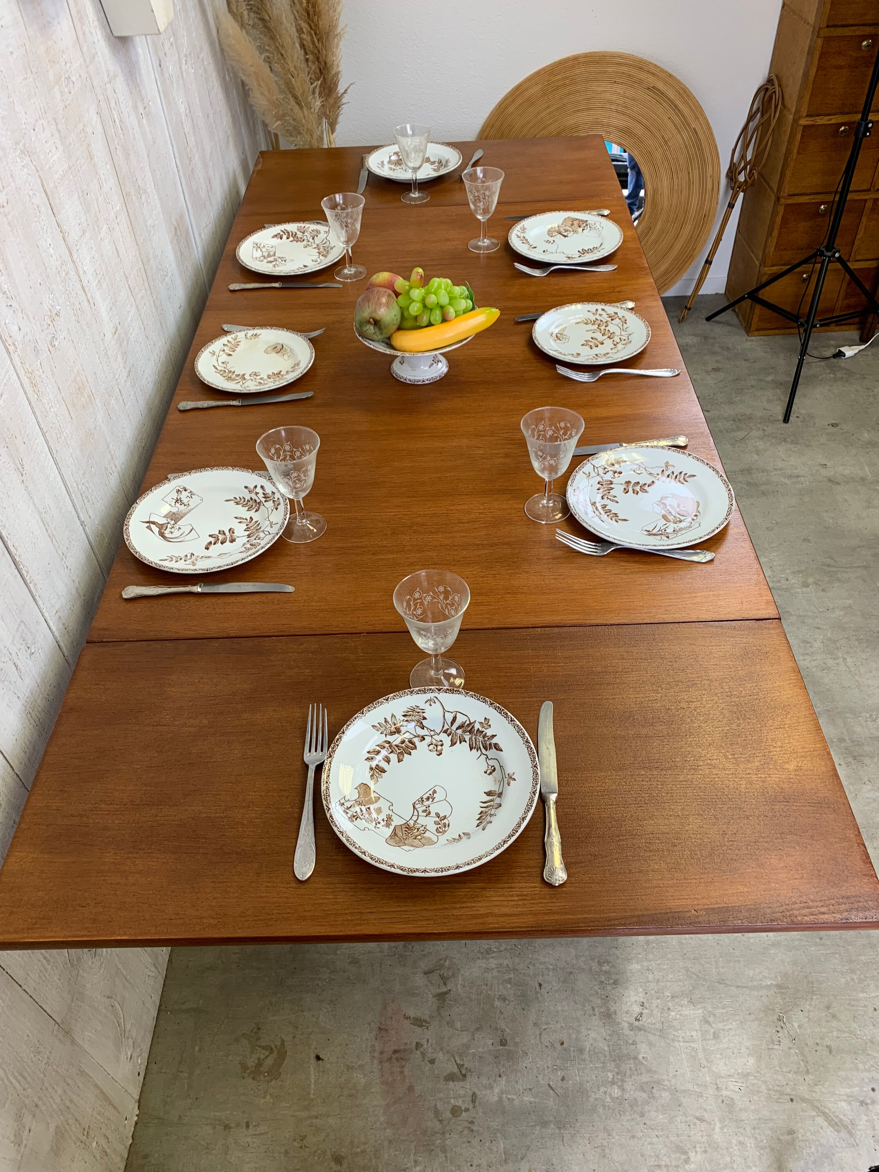 Vintage extendable table