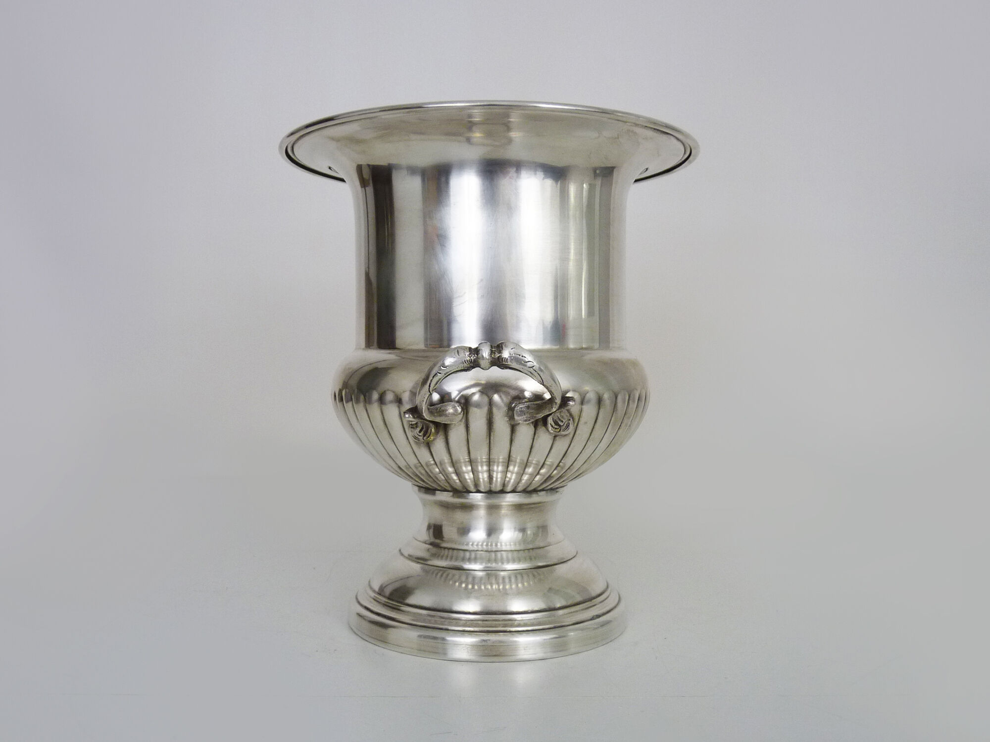 Champagne bucket shape Vintage Medici in silver metal. Year 60 70