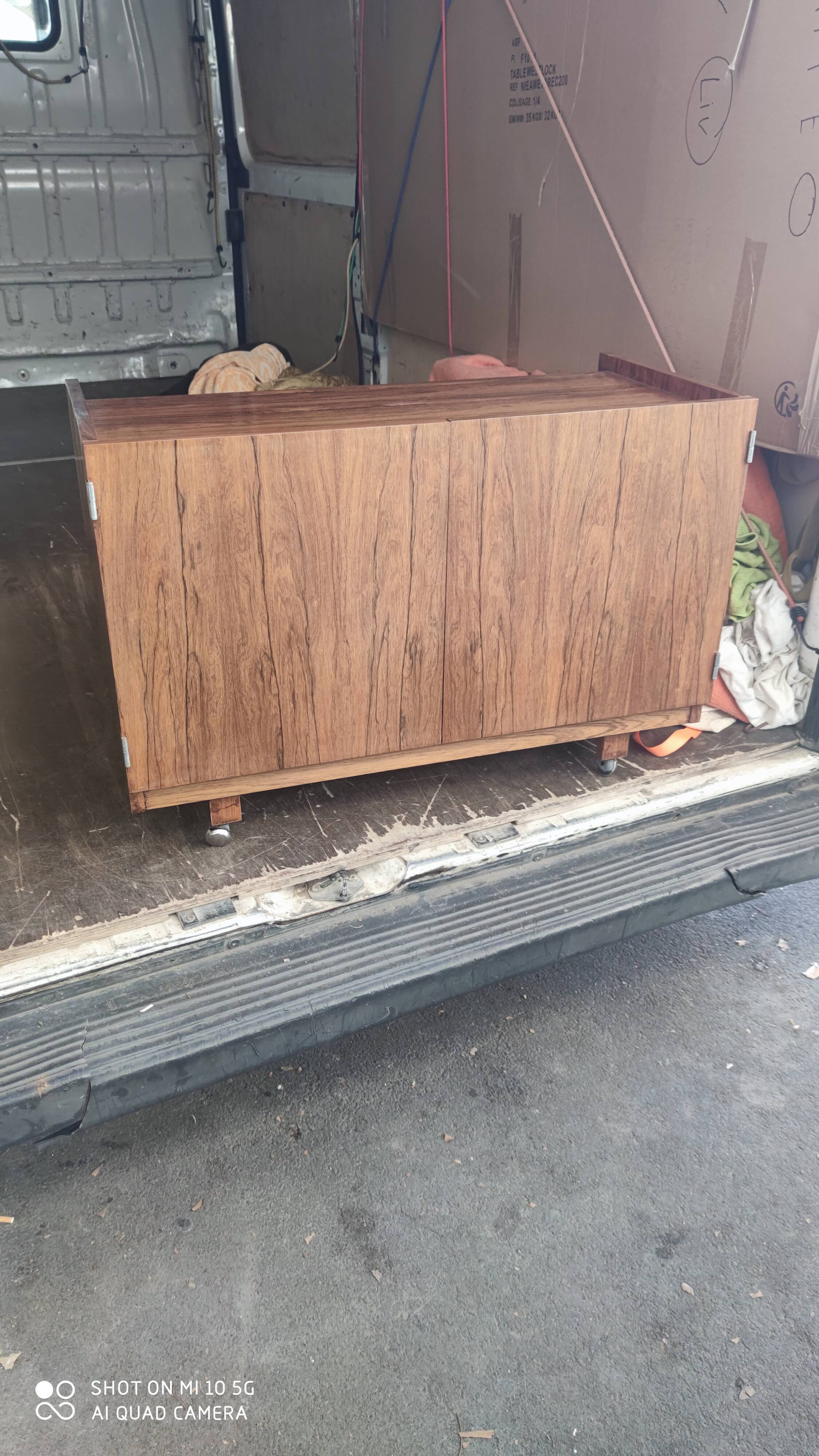 Bar cabinet 2 doors rolling