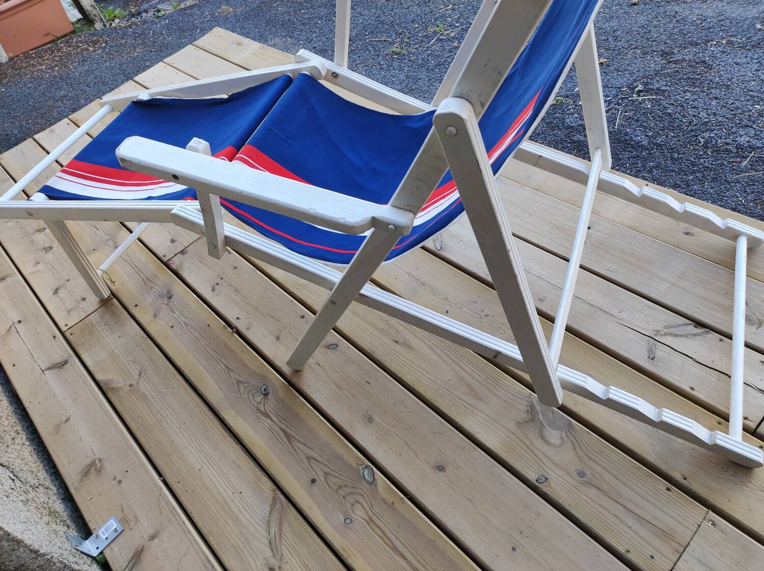 Vintage garden deck chair