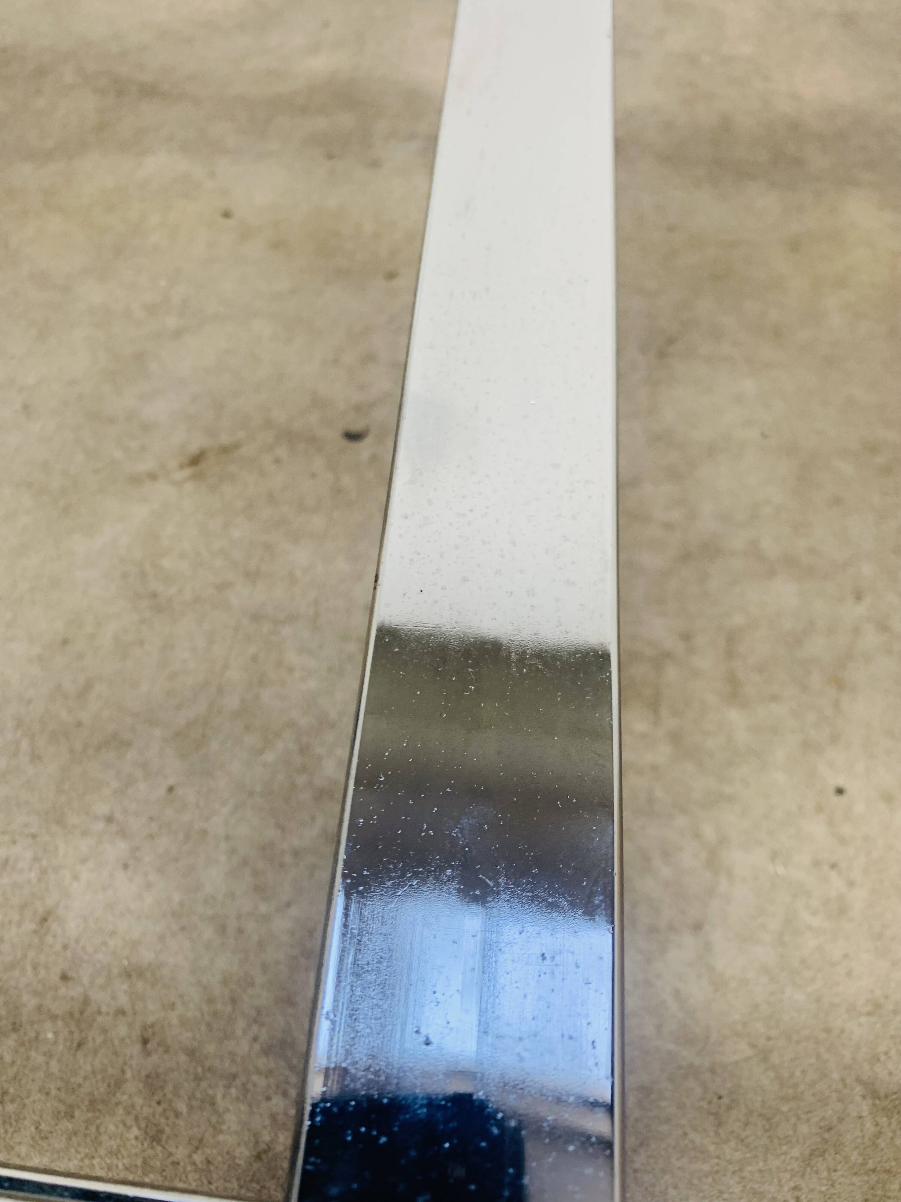 Table basse en verre fumé et chrome, années 70