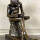 Le Spinario ou tireur d’épine, bronze d’après l’antique