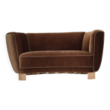 Canapé courbé danois 2 places des années 1960, en velours d'ameublement marron.