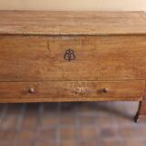 Ancienne Maie Ou Coffre En Bois Naturel Avec Un Tiroir