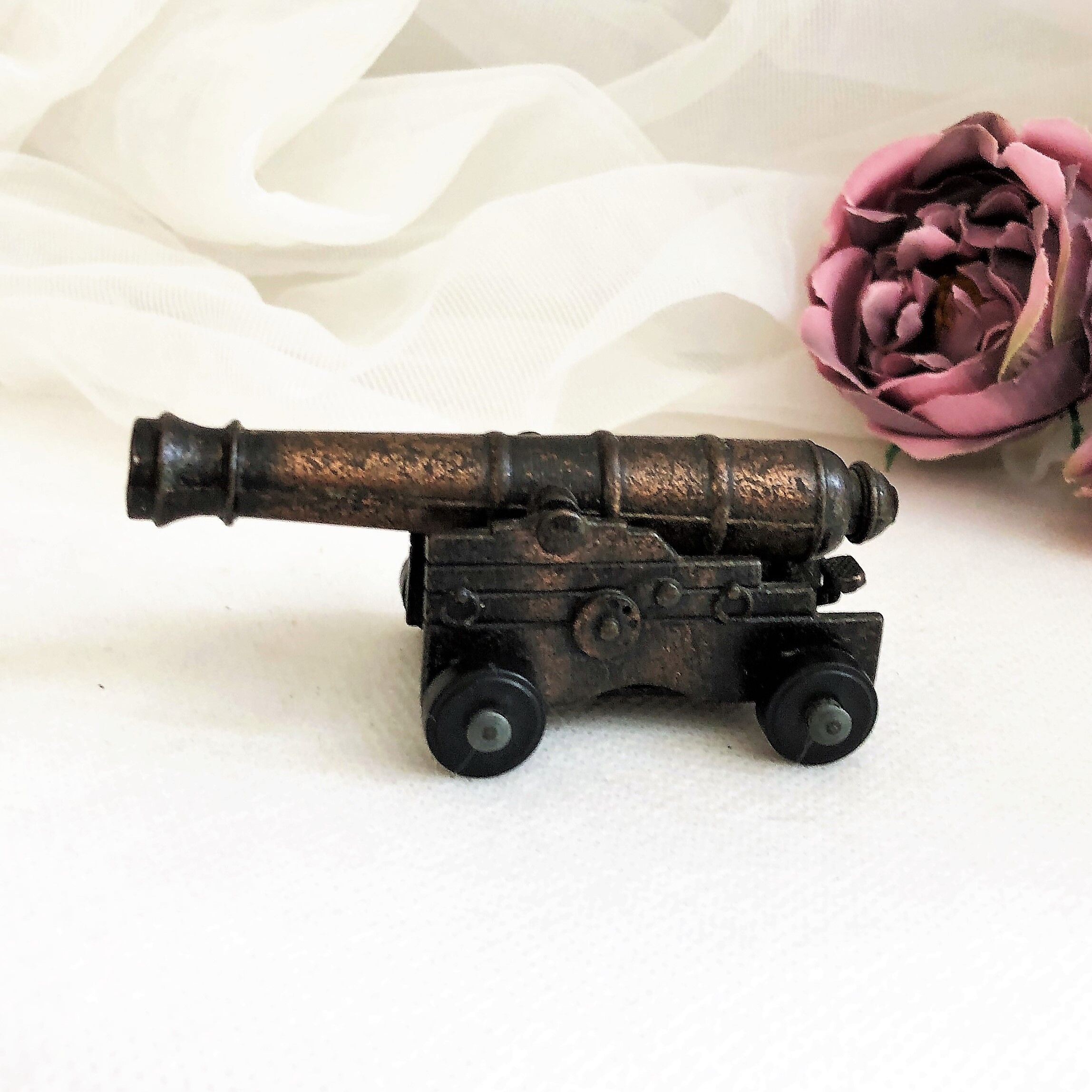 Pencil sharpener Play Me collection vintage naval gun 70s