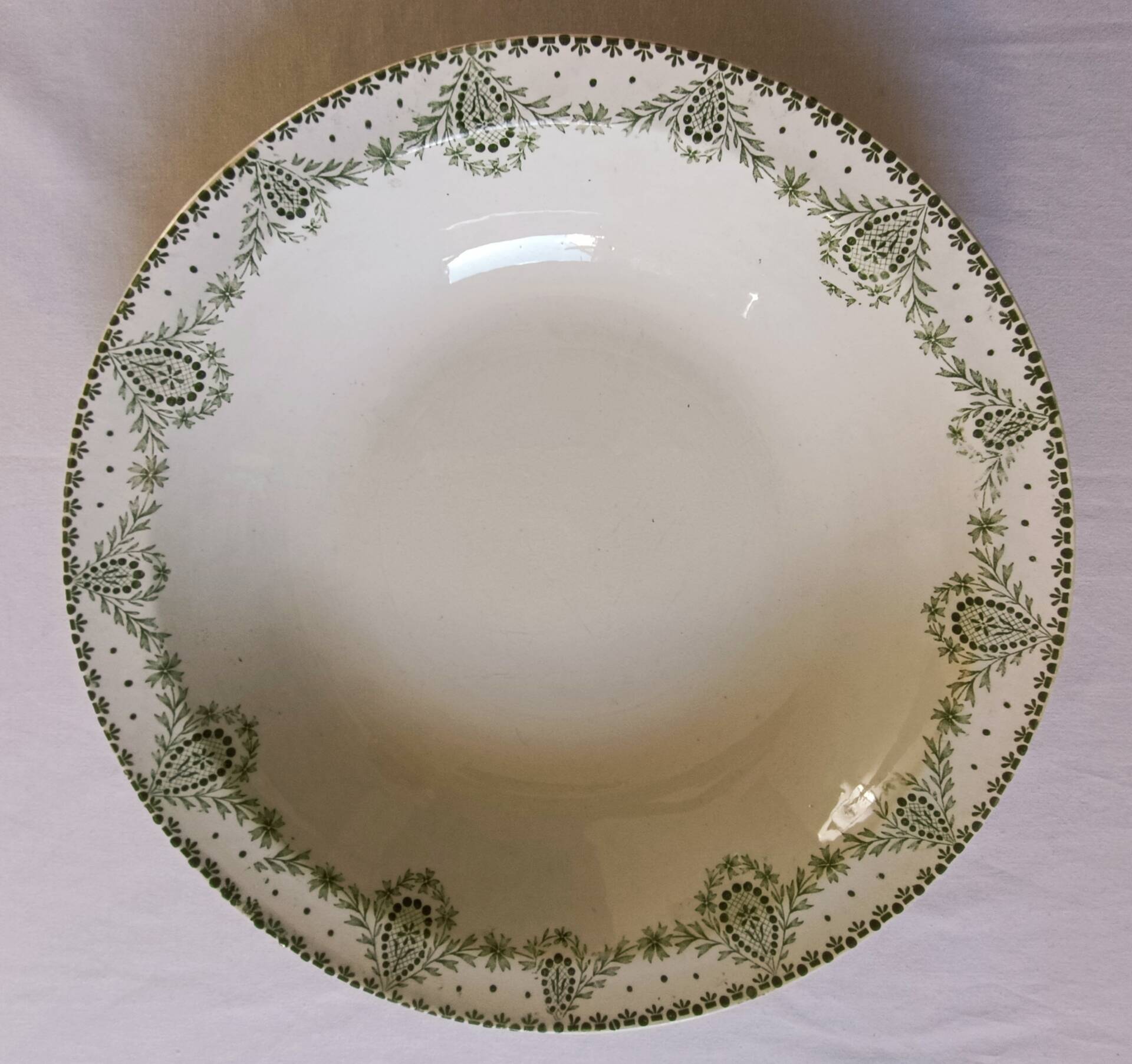 Antique deep dish in ironstone – Creil and Montereau, Brux model.