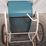 Ancienne poussette landau poupée avec roues