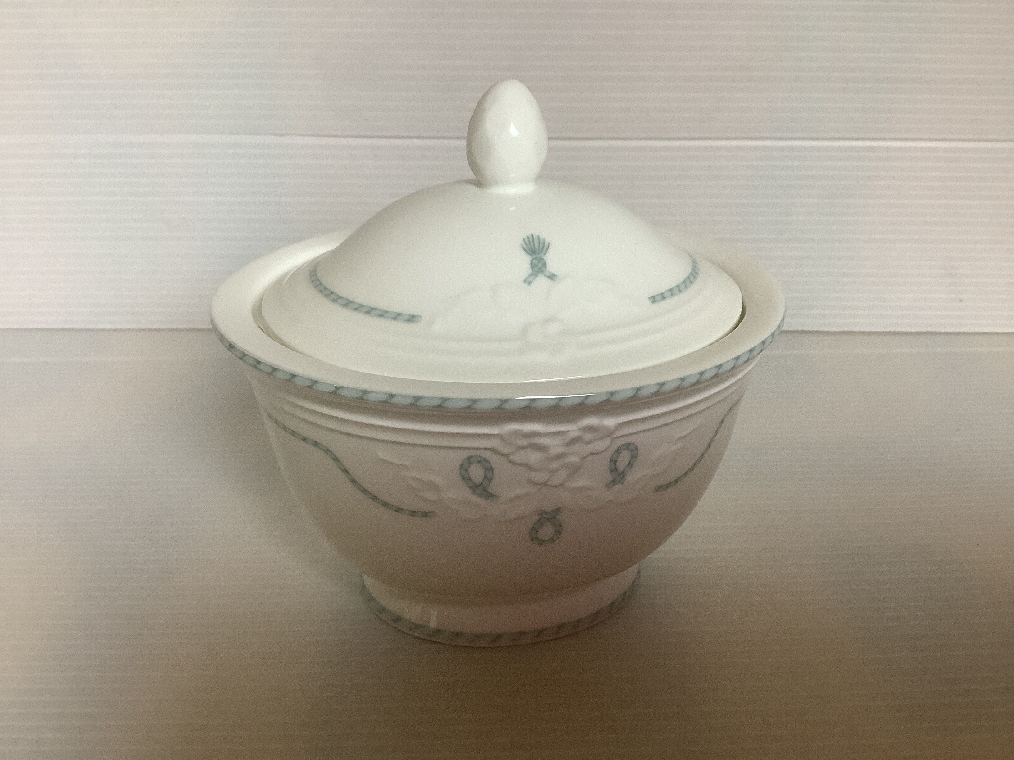 Sweet box candy box Amado Villeroy and Boch