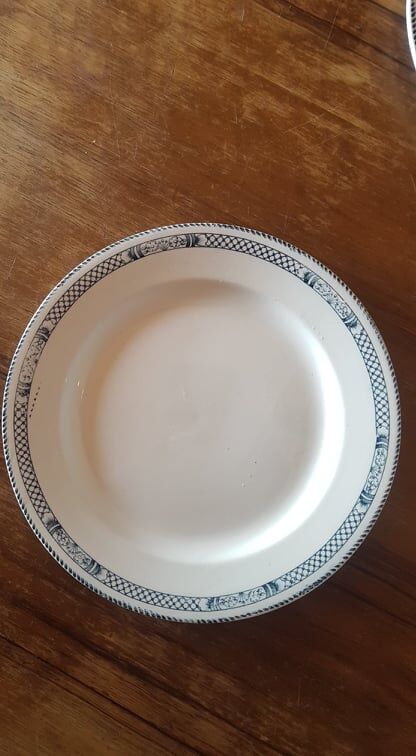 Set of 2 flat plates in Iron Earth Salins vauban model