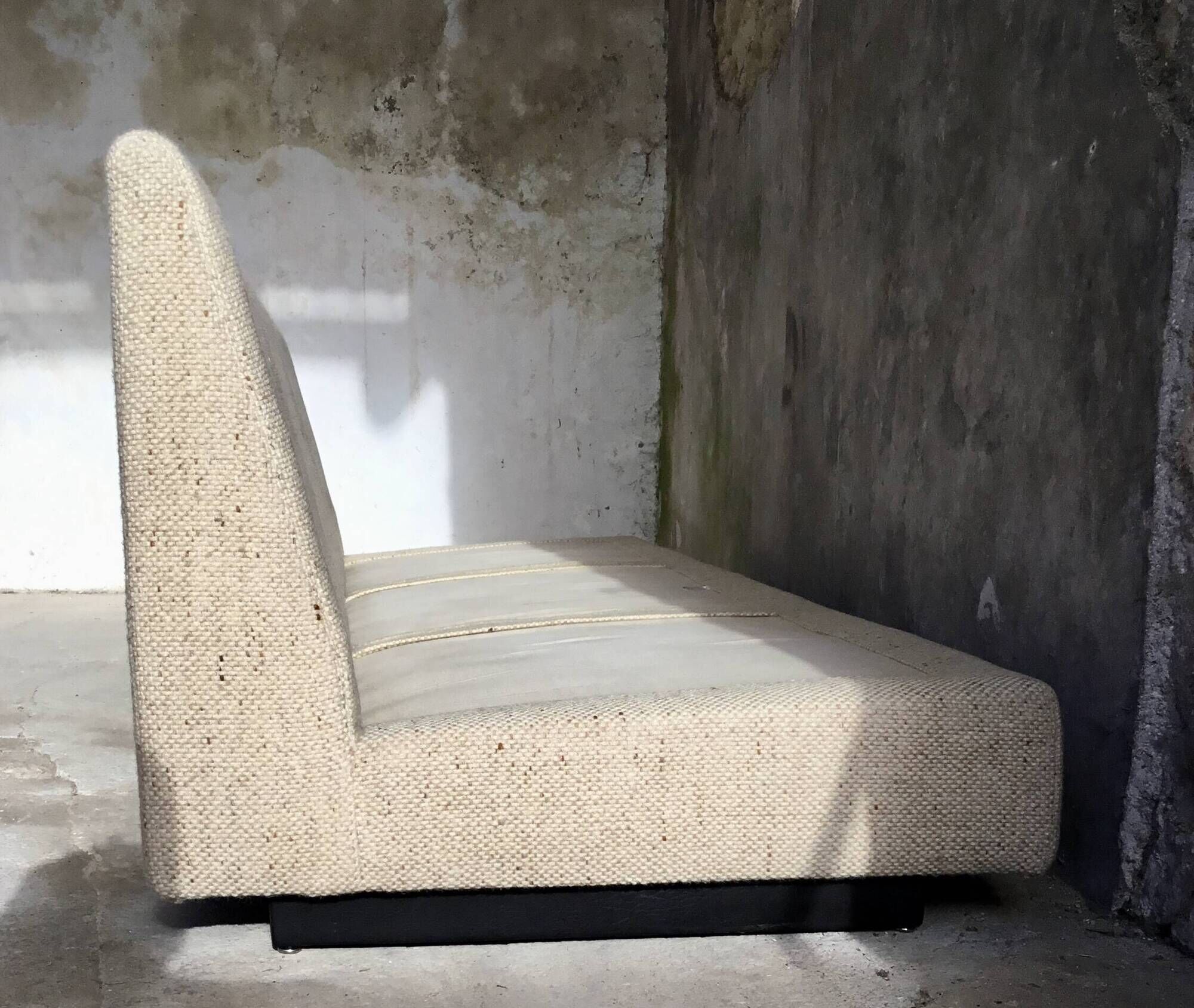 Three-seater canapé in mottled wool by Eddie Harlis - International Furniture
