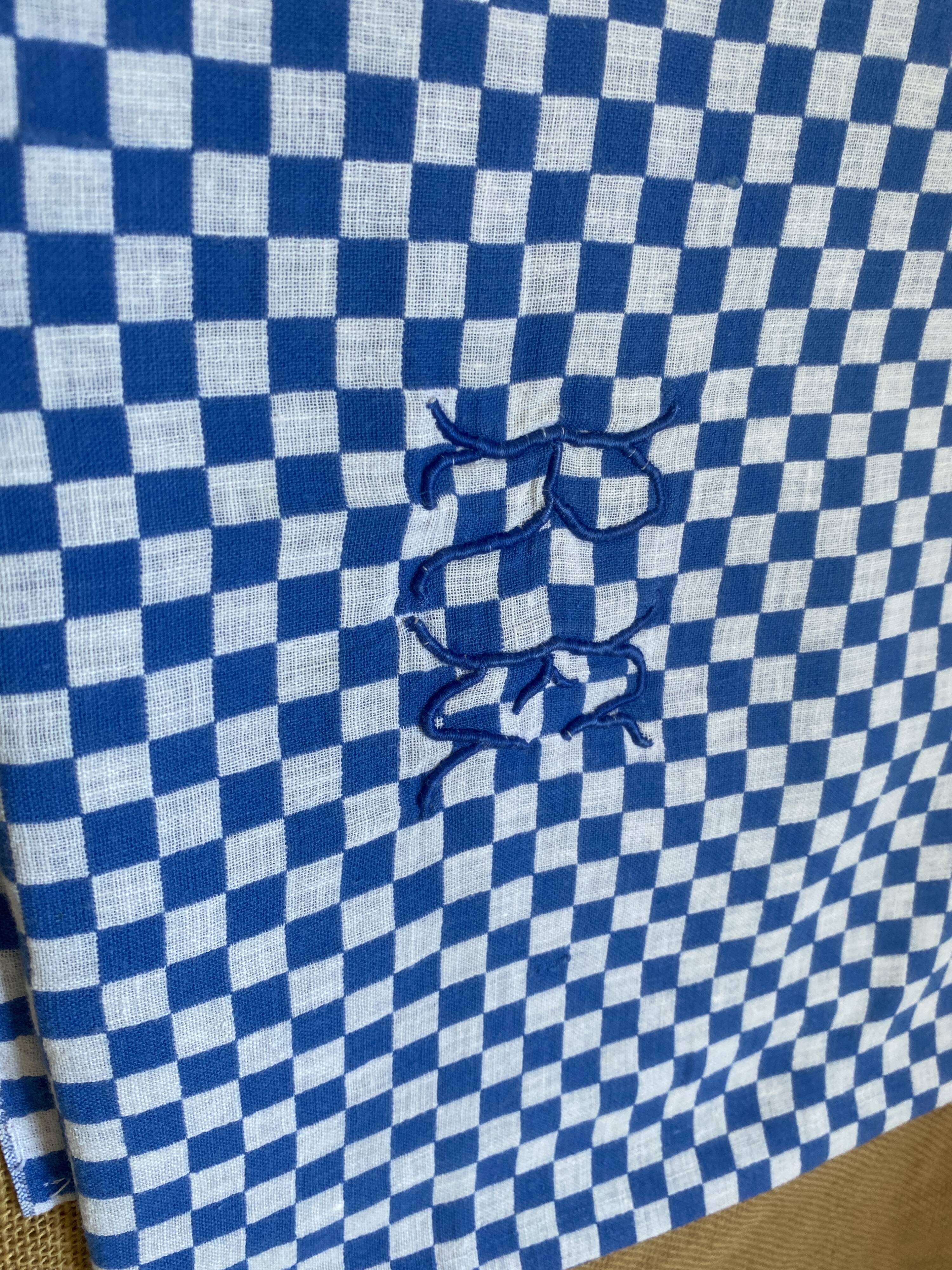 Checkered tablecloth old monogram Very good condition