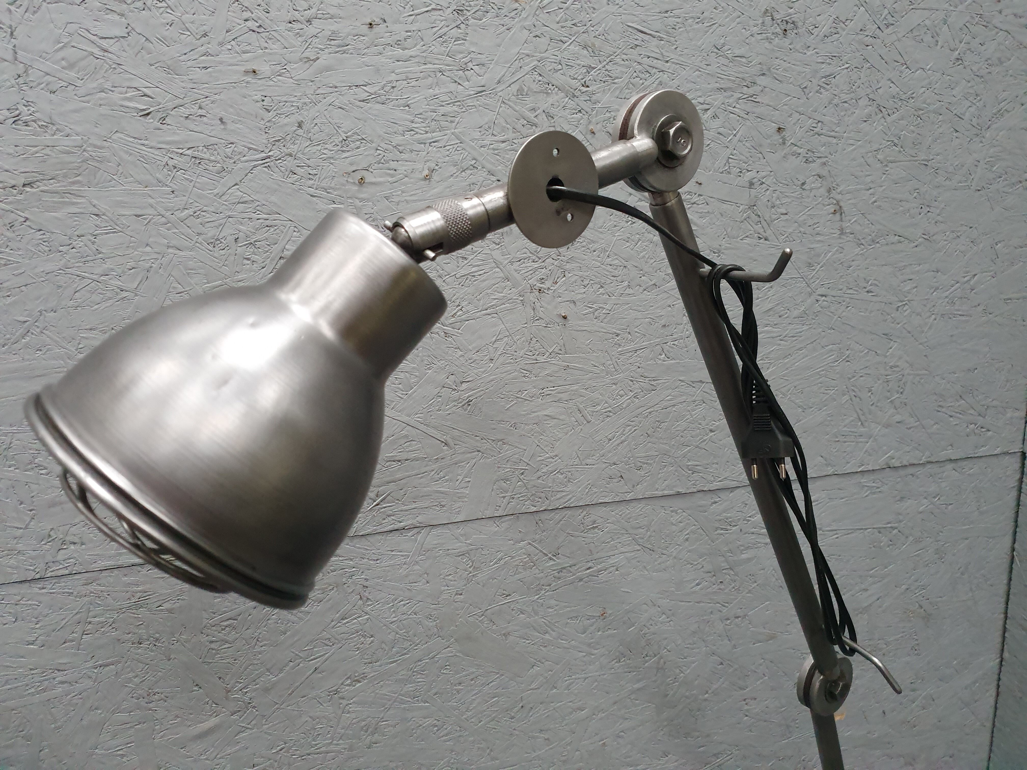 Devil lamp industrial body lamp four folding arms
