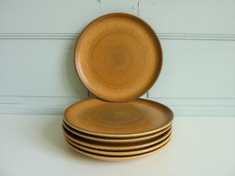 Flat Plates Longchamp in Sandstone