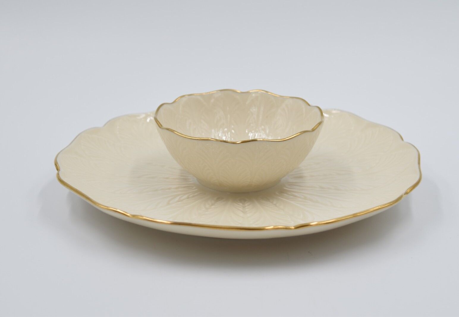 Vintage porcelain dish Lenox USA aperitif or entremets leaves in slight relief