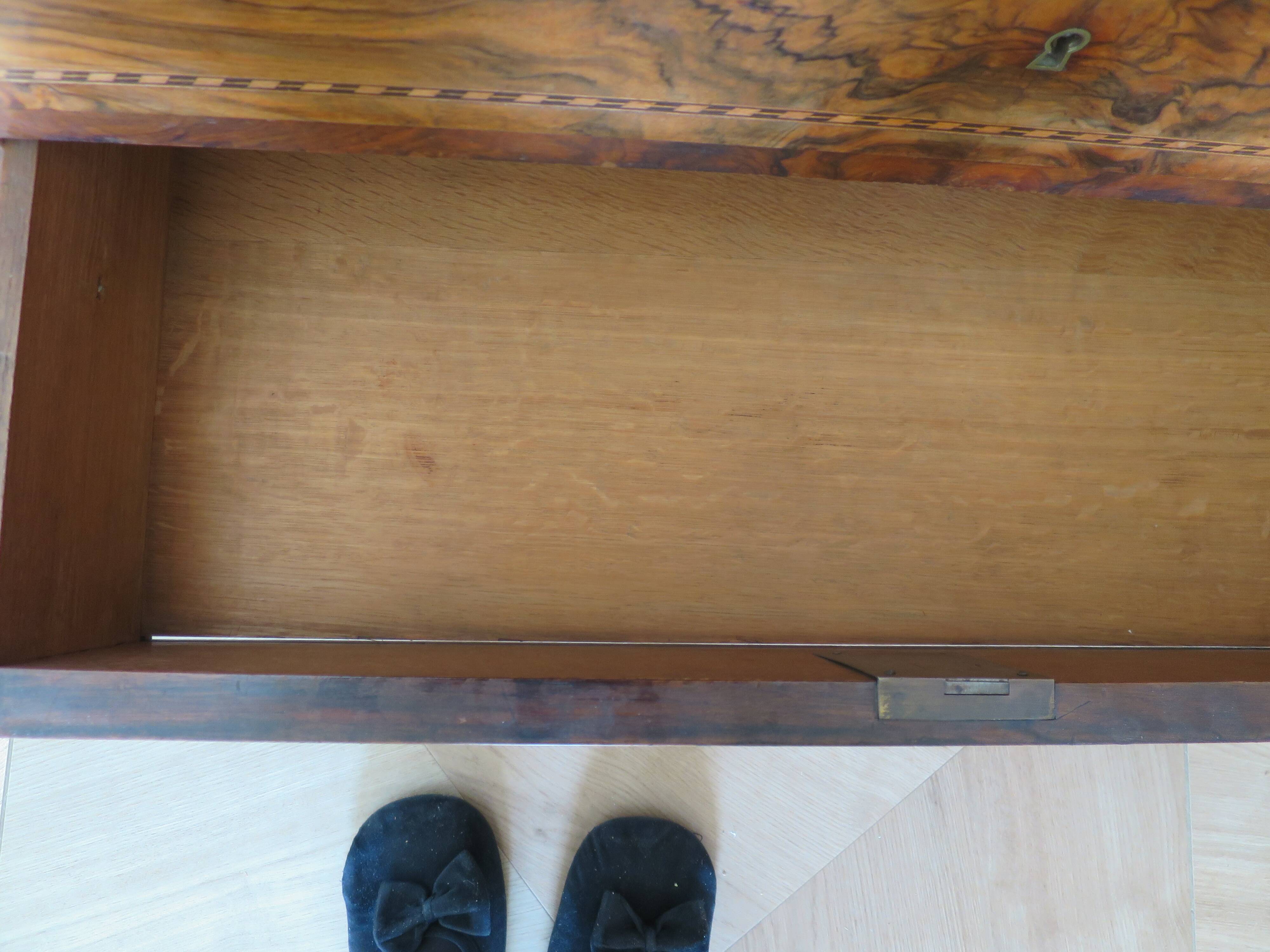 Antique oak burr chest of drawers - 4 drawers - marquetry inlay from the early 21st century