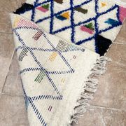 Small handmade Moroccan rug, small Beni Ouarain rug in Berber wool,